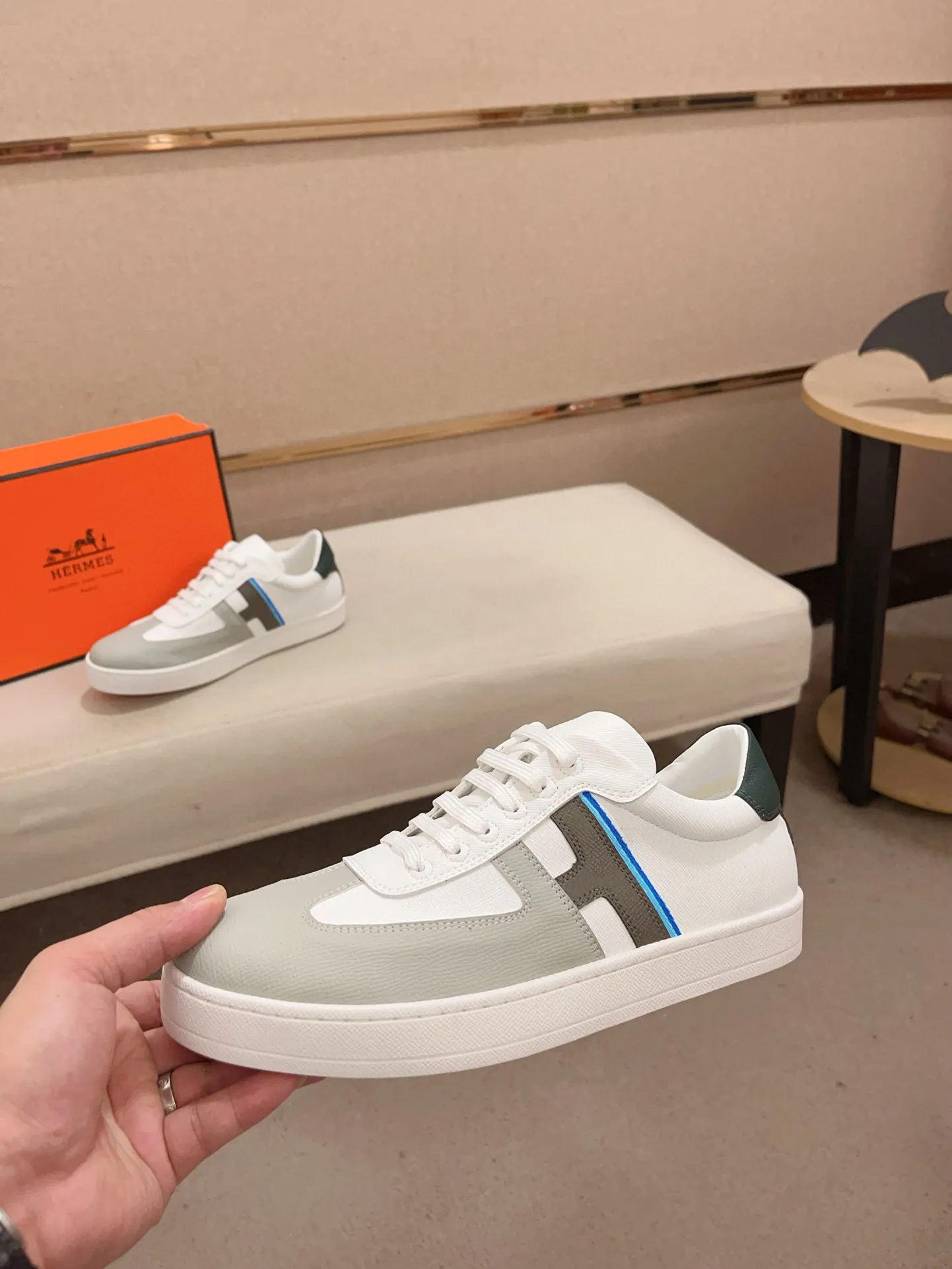 Men's clothing and shoes💰: 400💰《HERMES》【Classic Original Version】Hermès; Top 🔝 Purchasing Agency 🔍🔍Men's latest 🇺🇸 counter sales simultaneously, original ▲▲cowhide imported from Italy ▲▲Exquisite workmanship (Italian 🇮🇹Imported water-dyed 🐂cowhide lining) sole: original sole provided by the original factory, ⚠️exclusive double-layer activity·TPR·rubber·combined molded outsole; Code number: 38-44 (45/46 can be customized, non-refundable)